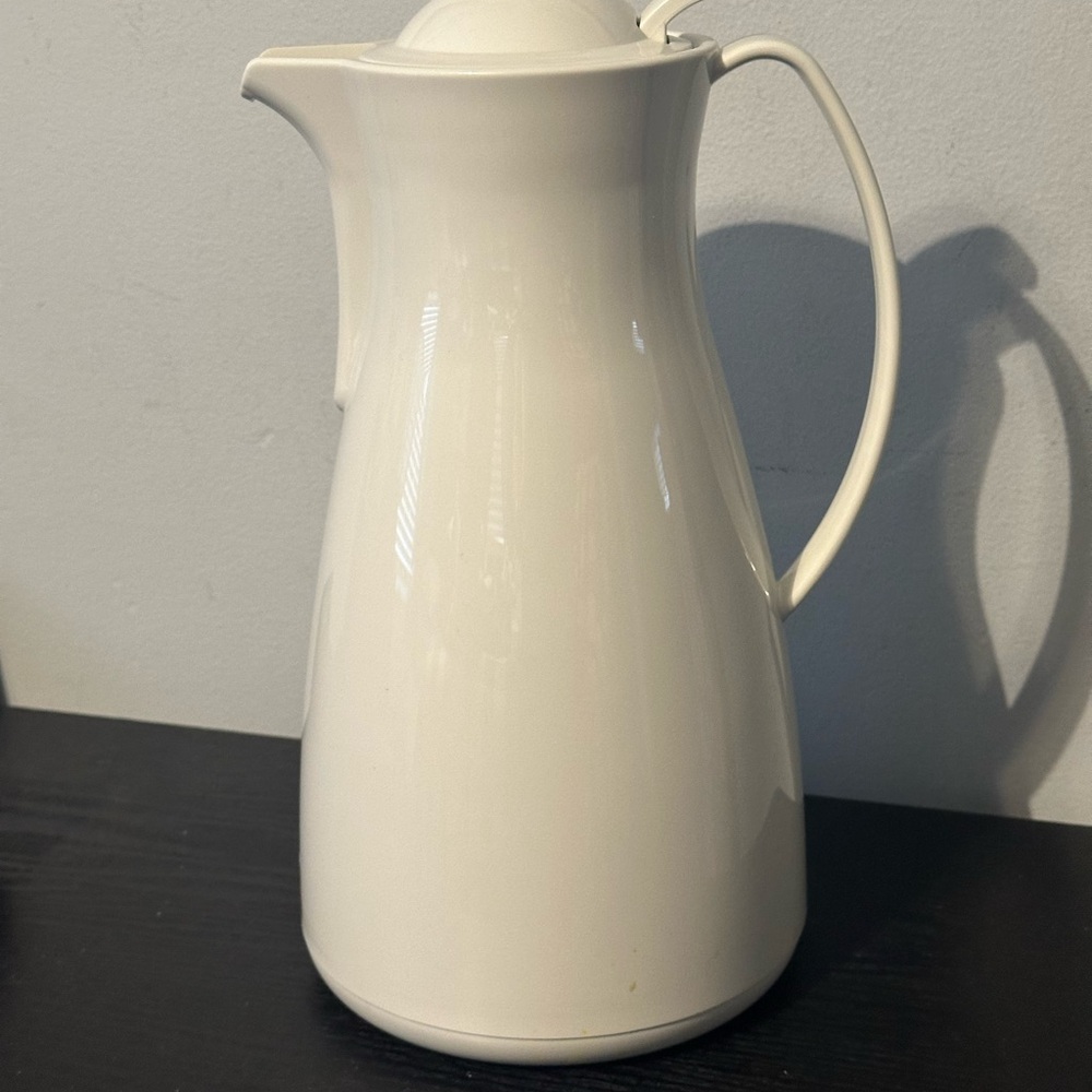 Pampered Chef Insulated Coffee Carafe